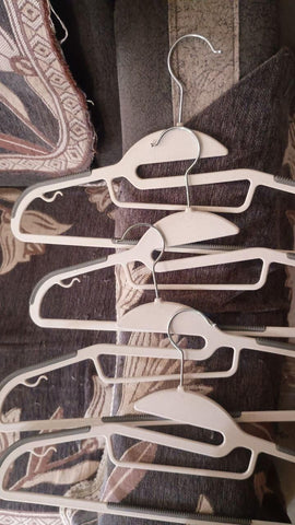 ๐ Plastic Flexible Clothes Hanger (Pack of 4) ๐ Plastic Flexible Clothes Hanger (Pack of 4)