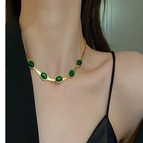 💎 Oval Green Crystal Pendant Necklace Set with Matching Bracelet 💎 Oval Green Crystal Pendant Necklace Set with Matching Bracelet