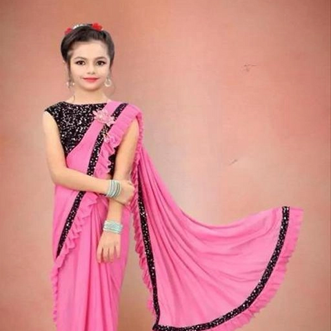 π§ Lycra Solid Saree for Girls (Baby Pink, 1β7 Years) π§ Lycra Solid Saree for Girls (Baby Pink, 1β7 Years)