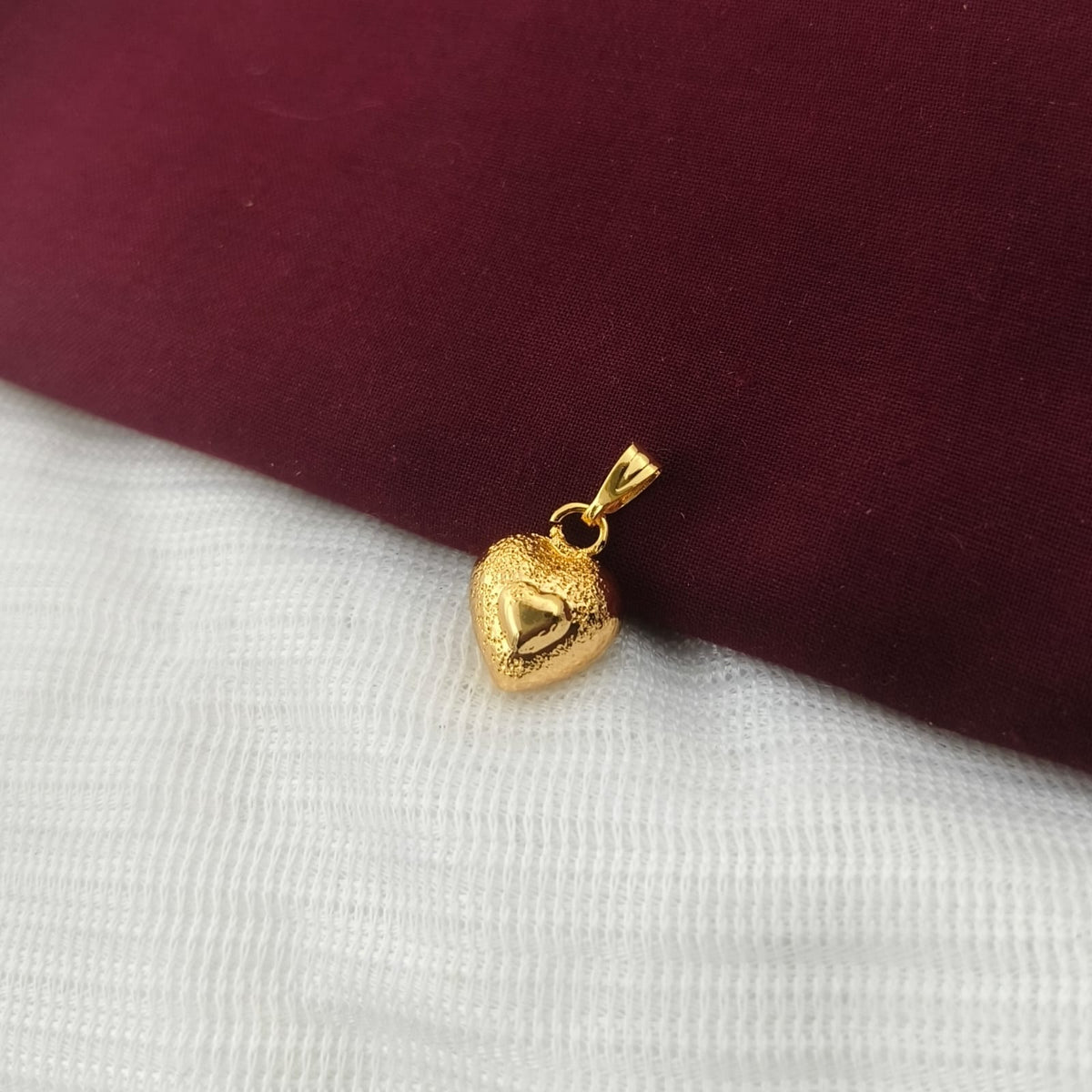 💖 Heart Shape Stylish Stud Earrings 💖