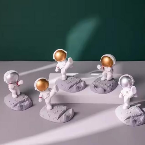 ðĻâð Nordic Style Astronaut Mobile Phone Stand Holder ðĻâð Nordic Style Astronaut Mobile Phone Stand Holder