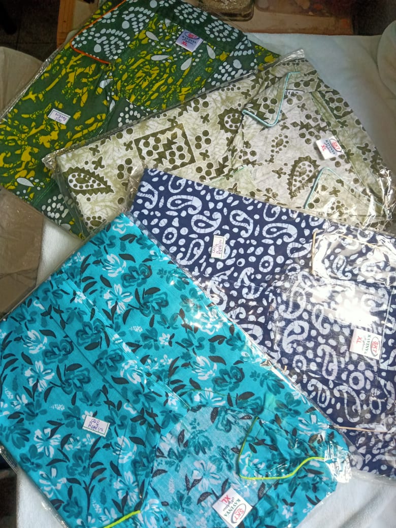 Pure Cotton Collar Nighty for Women – Zip Opening & Side Pocket | Suitable for Feeding Mothers