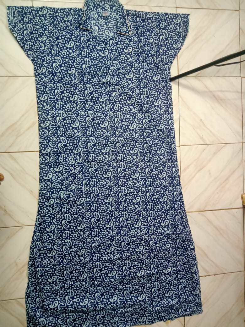 Pure Cotton Collar Nighty for Women – Zip Opening & Side Pocket | Suitable for Feeding Mothers