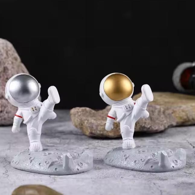 👨‍🚀 Nordic Style Astronaut Mobile Phone Stand Holder
